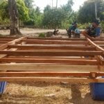 Pasca Banjir, TNI Bangun Jembatan Apung Pulihkan Akses Warga Sawang