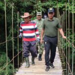 Dandim 1310/Btg Dampingi Danrem 131/Stg Tinjau dan Pastikan Sasaran Pembangunan Jembatan Siap Dibangun